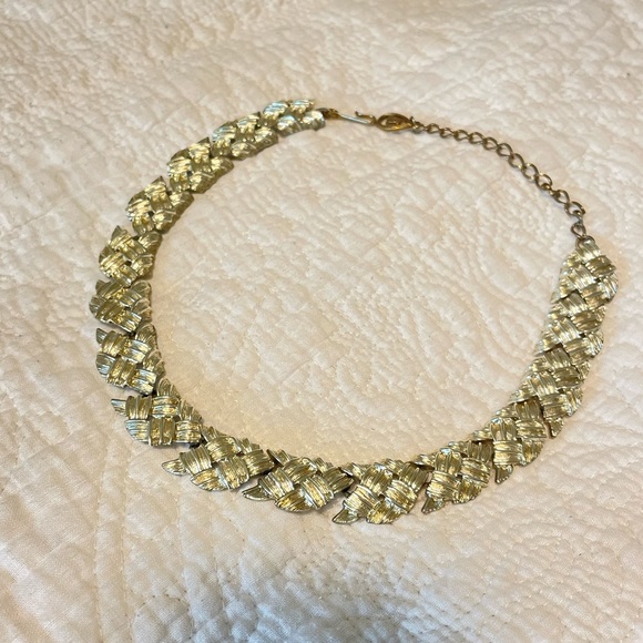 Vintage Light Gold Chain Statement Necklace - Picture 1 of 6